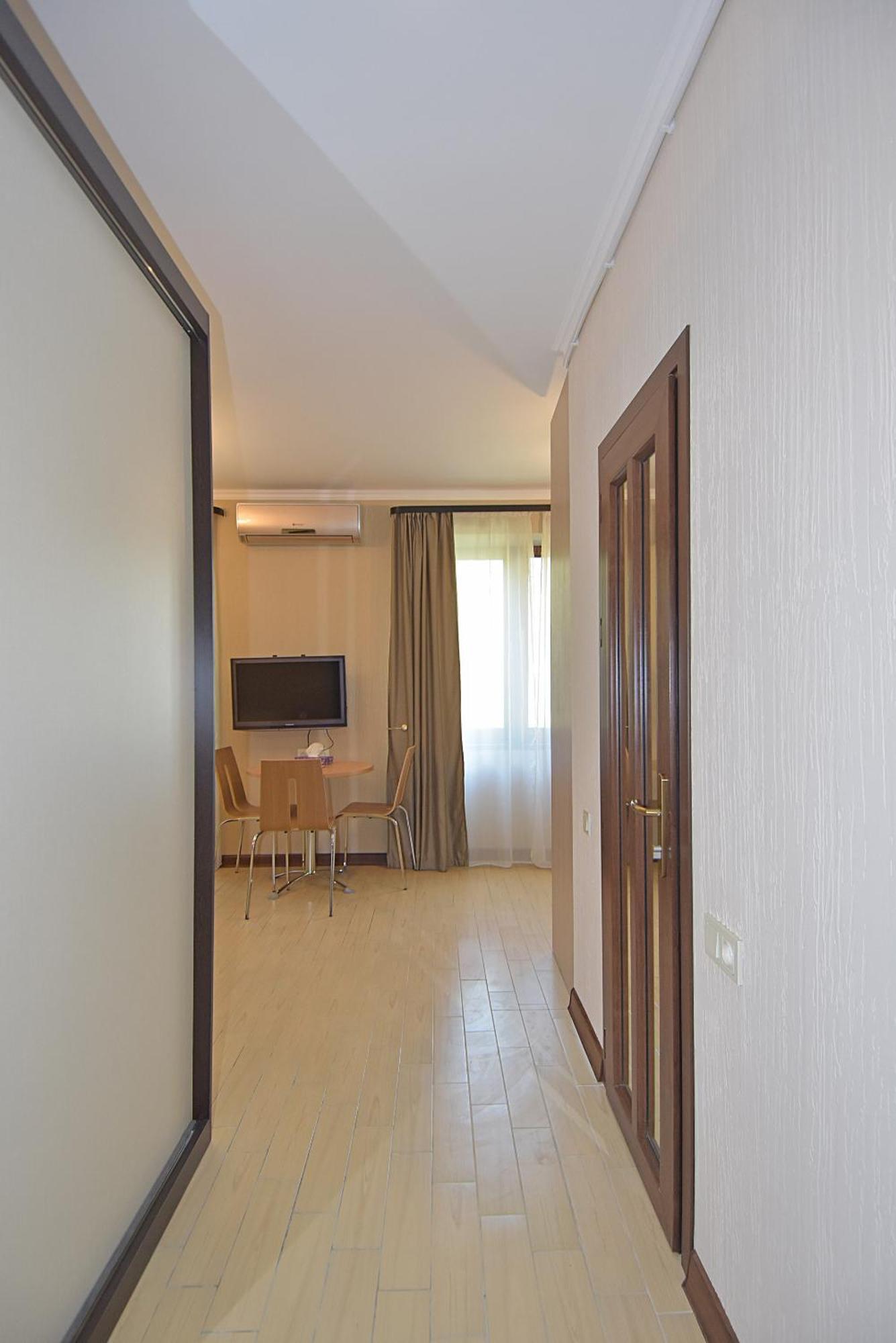 Studioapart In Downtown 예레반 외부 사진